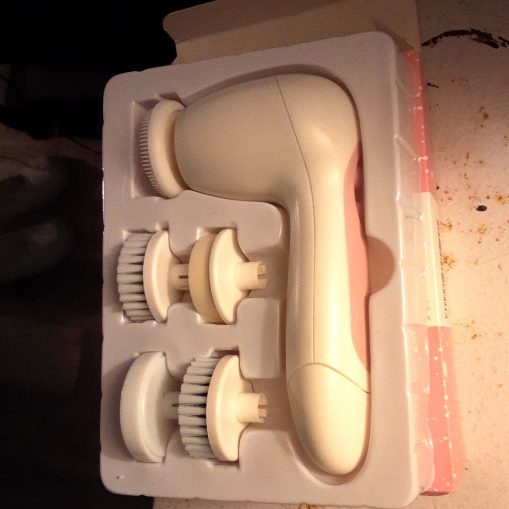 A face rubber